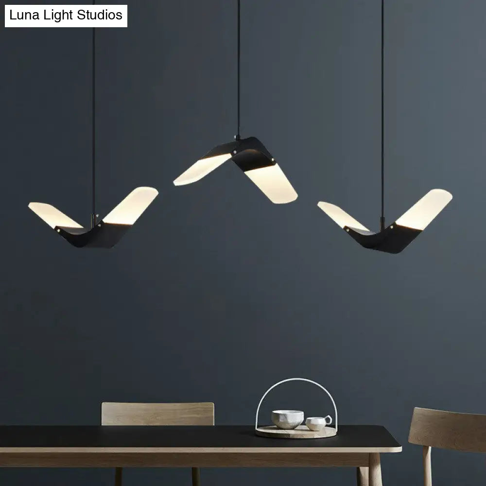 Gull-Shaped Cluster Pendant: Acrylic Decorative 3-Light Ceiling Light For Restaurants