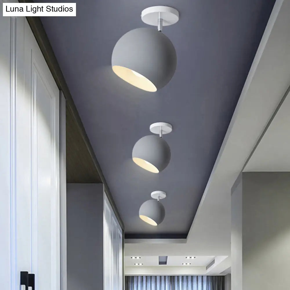 Nordic Style Round Ceiling Flush Mount Light With Metal Aisle Close To Lighting