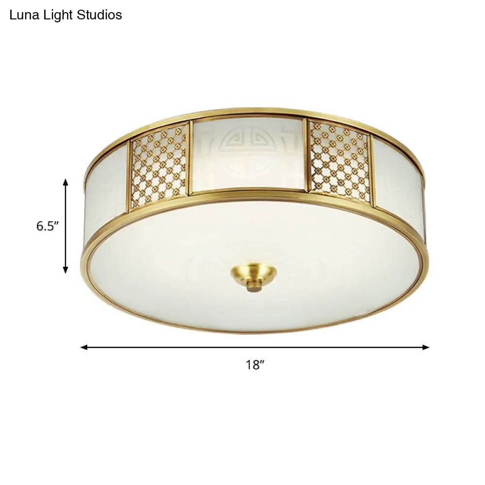 14/18 Wide 4-Light Colonial Drum Flush Mount Ceiling Light With Milky Glass Flushmount In Brass
Or