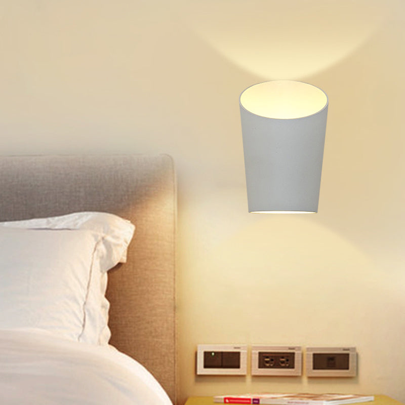 Minimalist White Metal Wall Lamp With Integrated Led For Bedroom - Warm/White Lighting