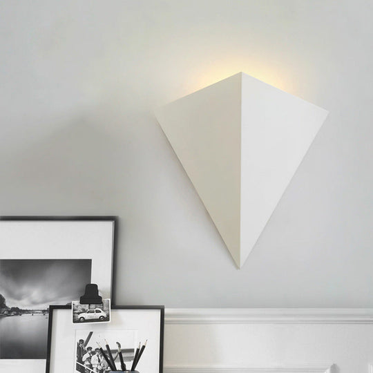 Minimalist Triangle Metallic Wall Lamp With Led Warm/White Lighting For Living Room