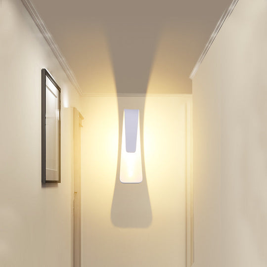Sleek Aluminum Led Wall Sconce For Cozy Living Rooms - Warm/White Light White / Warm