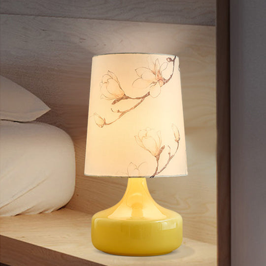Korean Garden Fabric Night Light With Yellow Vase Base Single-Bulb White Bedside Table Lighting
