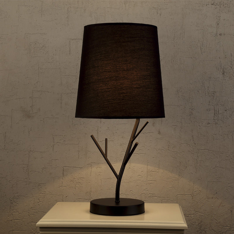 Modernist Coral Lounge Table Lamp With Barrel Fabric Shade In Black/White Black