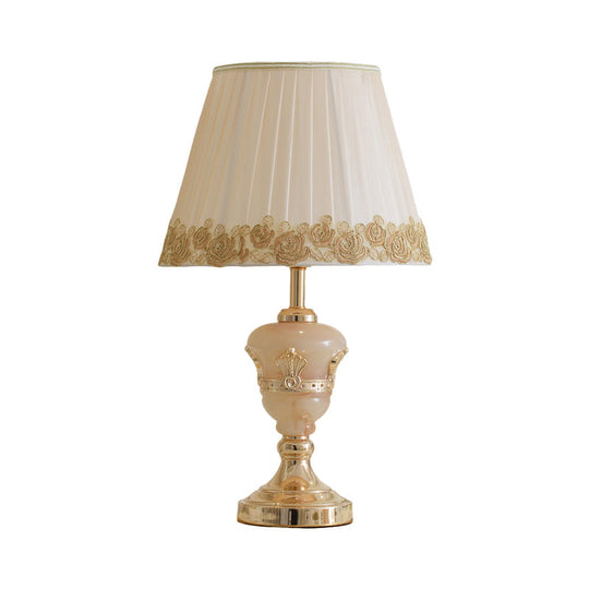 Country Style Conical Table Lamp With Flower Decor In White