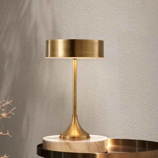 Metallic Colonial Brass Table Light With Round Bedside Nightstand Base