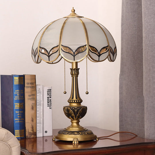 Colonialist Beige Glass 1-Bulb Nightstand Lamp - Gold Scalloped Metal Table Light With Pull Chain /