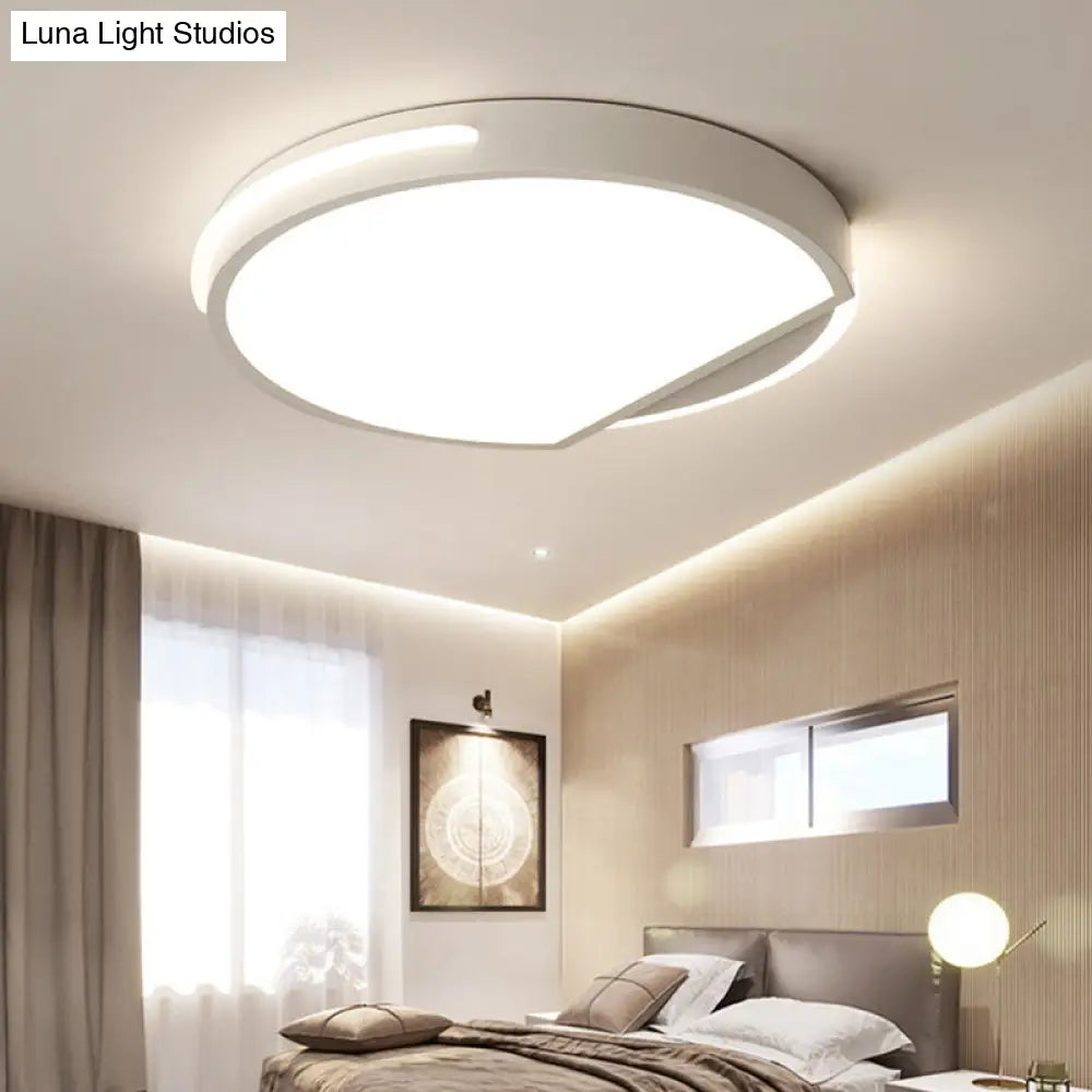 16/19.5 White Round Ceiling Mounted Led Flush Light Fixture Metal Construction Simple Style Stepless