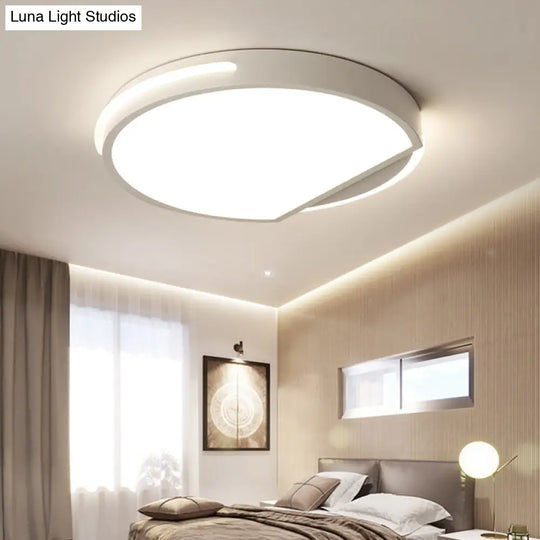 16’/19.5’ White Round Ceiling Mounted Led Flush Light Fixture Metal Construction Simple Style