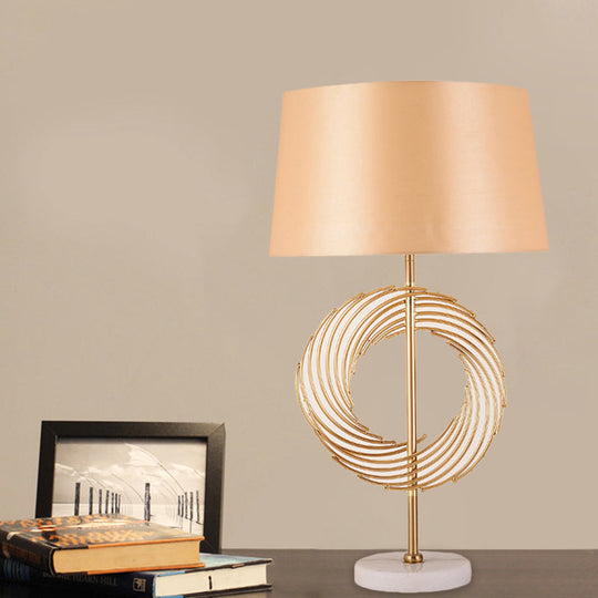 Alphecca - Vintage Drum Study Room Desk Lamp Vintage Fabric 1 Bulb Gold Night Table Light with Ring Decor