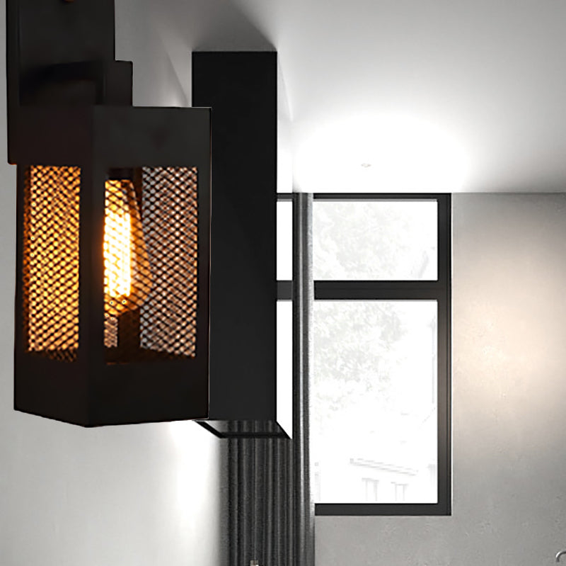 Vintage-Style Indoor Wall Sconce Light With Mesh Metal Shade - Black
