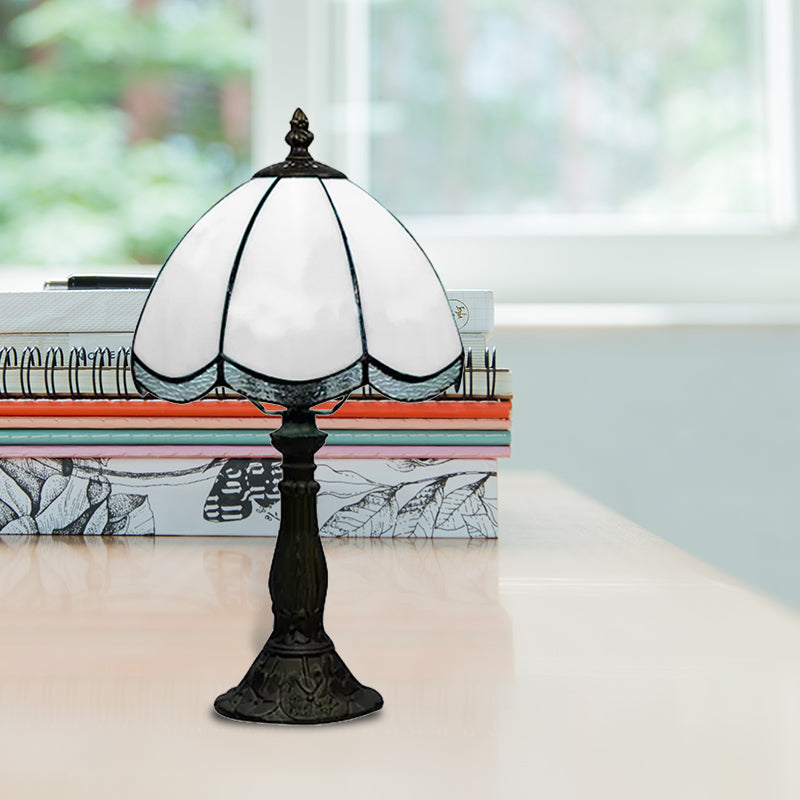 Scalloped Table Lighting: Traditional 1-Light Stained Glass Indoor Fixture In Blue/White White