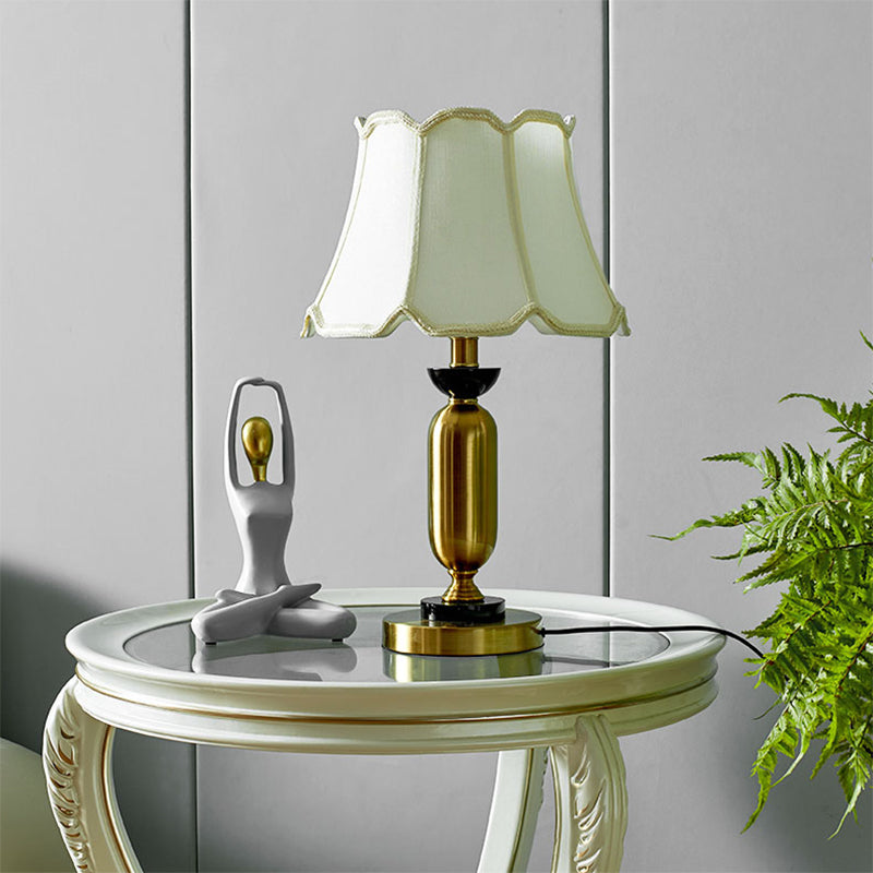 Scalloped Bell Table Lamp: Traditional White/Yellow Fabric 1-Light Night Lighting With Elliptical