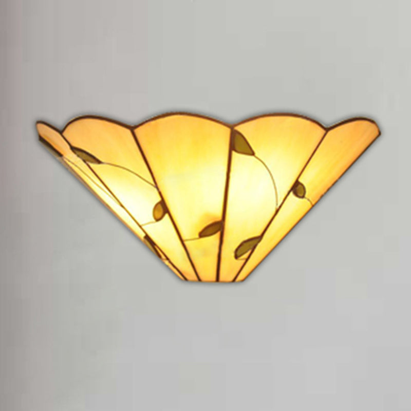 Tiffany Style Leaf Pattern Art Glass Wall Sconce - Beige Light For Dining Room