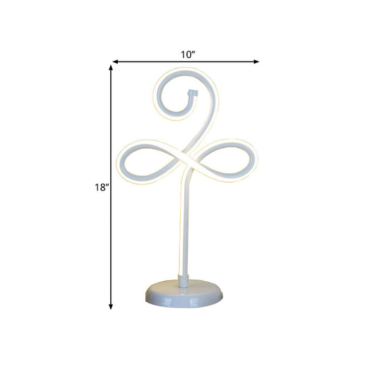 Minimalistic Led Task Lamp - Metallic Clover Design In White Ideal For Bedroom Lighting