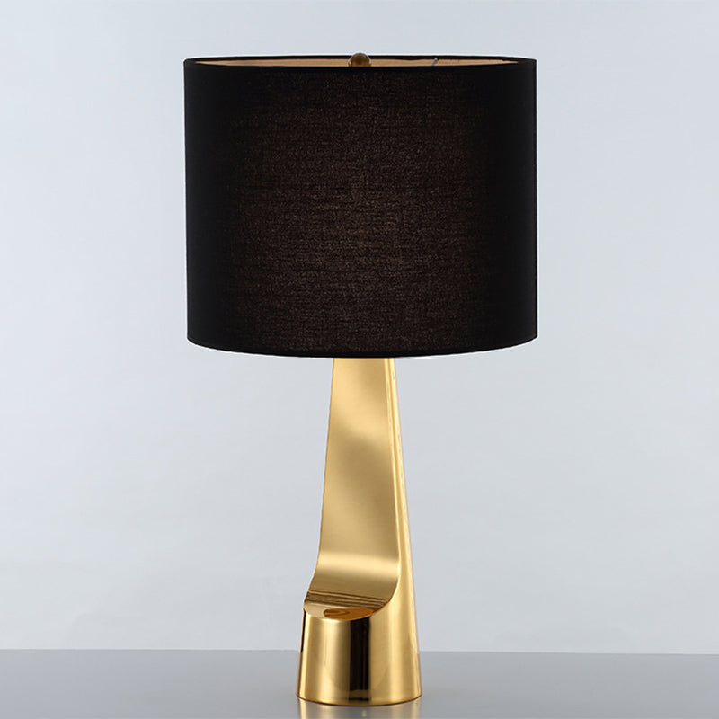 Modern Metal Desk Lamp With Straight Sided Shade And 1 Head In Black