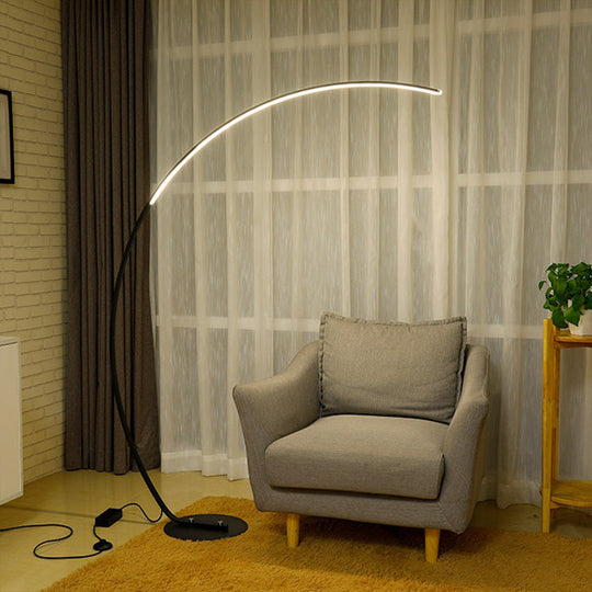 Modern Metallic Led Floor Lamp For Living Room - Sleek Bow Design In Black/Beige