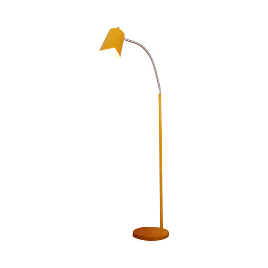 Sleek Nordic Metal Floor Lamp With Gooseneck - Perfect For Office Use