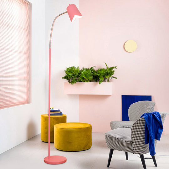 Sleek Nordic Metal Floor Lamp With Gooseneck - Perfect For Office Use Pink