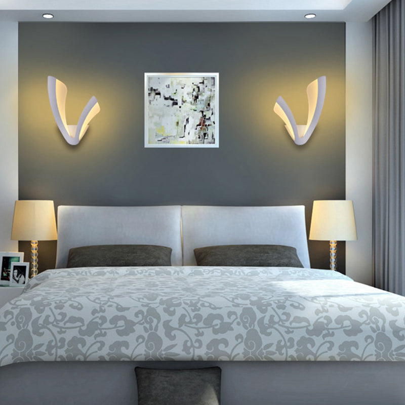 Minimalistic White Acrylic Led Wall Lamp For Bedroom - Diamond Twig Flower Design / B