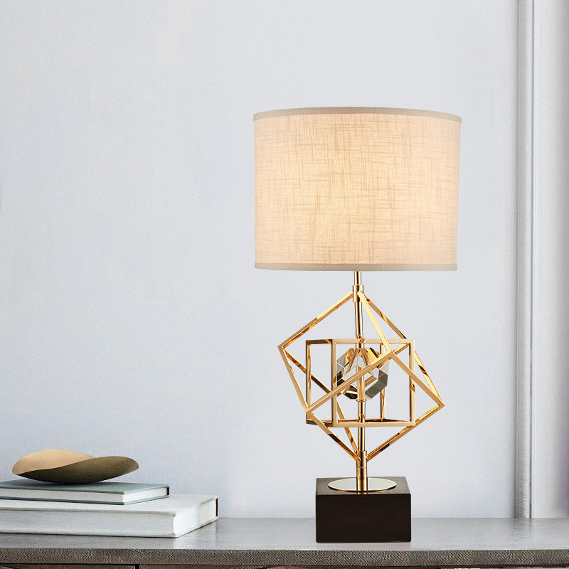 Interlocked Cube Table Lamp: Modern Metal 1-Light Night Light With Brass And Black Accents