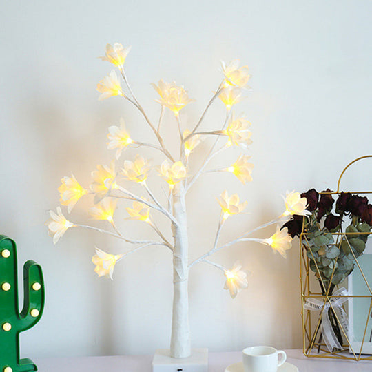 White Led Flower Tree Lamp: Artistic Metallic Usb Table/Floor Lighting For Living Room