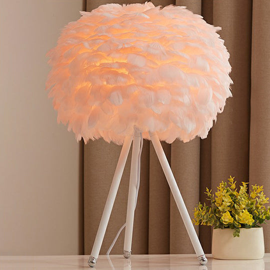 Minimalistic Feather Round Table Lamp For Living Room Nightstands - Single Bulb Lighting Solution