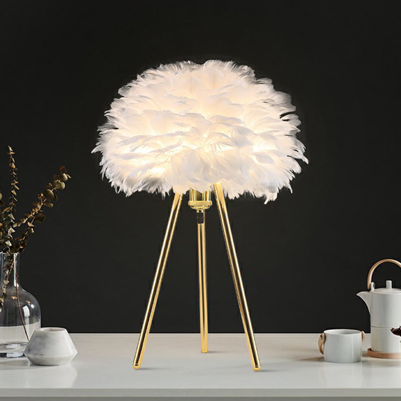Minimalistic Metallic Tripod Table Light With Feather Shade In Gold / A