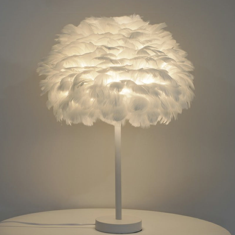 Feather Shade Resin Table Lamp: Artistic Tree Branch Design Ideal For Living Room Nightstands White