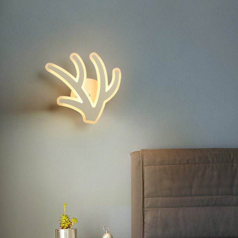 Modern Antler Sconce Light Fixture - Acrylic Corridor Lighting In White / Warm B