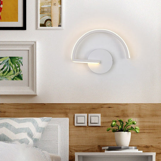 Contemporary Led Wall Light Fixture - Geometrical Aluminum Bedside Lamp White / Sector