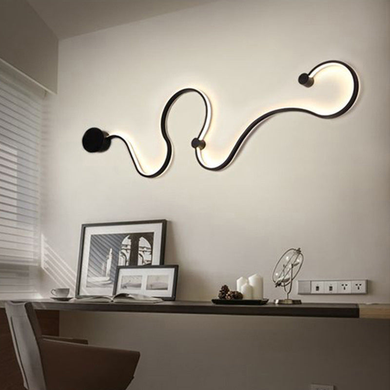 Nordic Style Led Wall Lamp - Metallic Snake Design Black Finish Perfect Lighting For Living Room