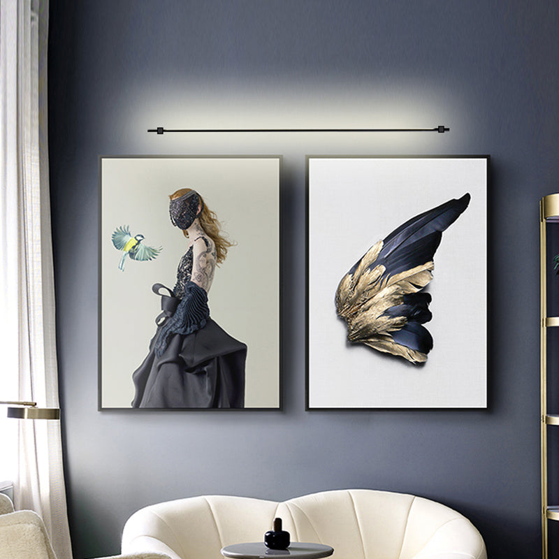 Sleek Pole Shaped Led Wall Light For Living Room - Minimalist Metallic Mounted Lighting
