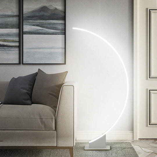 Arched Shape Led Floor Lamp In White For A Simplistic Metallic Living Room Look /