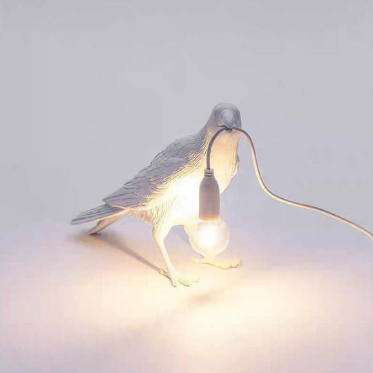 Artistic Bird Shaped Table Lamp - Creative Resin Nightstand Light For Bedroom White / Standing
