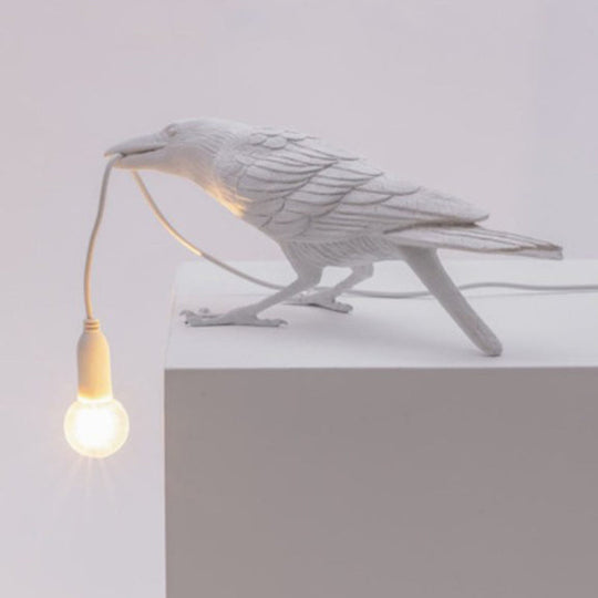 Artistic Bird Shaped Table Lamp - Creative Resin Nightstand Light For Bedroom White / Sitting