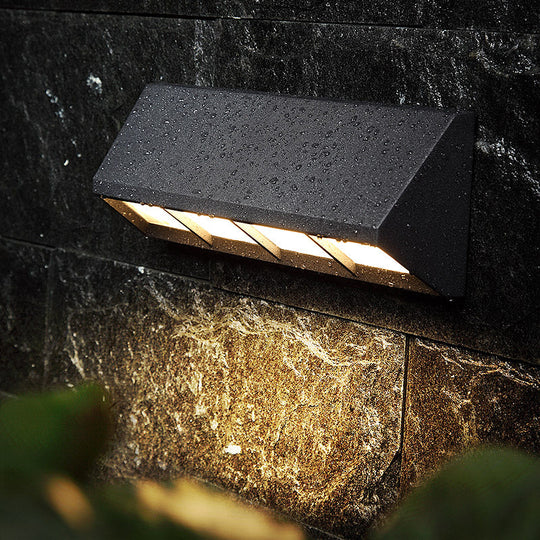 Modern Matte Black Led Outdoor Wall Sconce With Triangular Prism Design