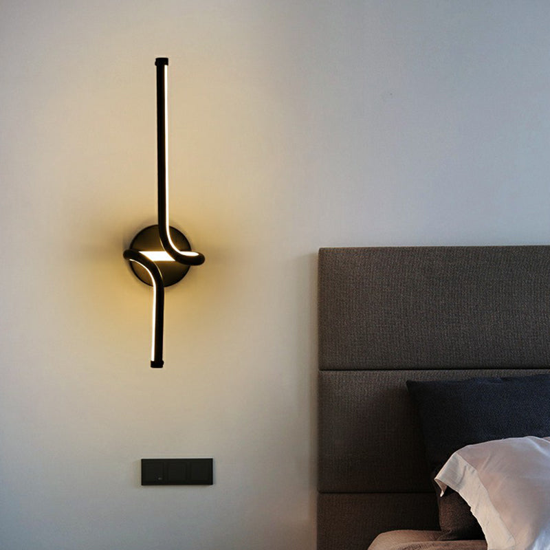 Minimalist Metallic Led Wall Sconce - Sleek Linear Bedside Lighting Fixture