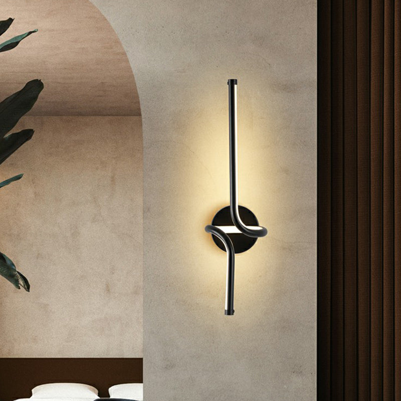 Minimalist Metallic Led Wall Sconce - Sleek Linear Bedside Lighting Fixture Black / Warm