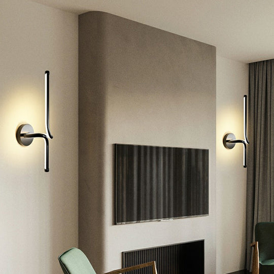 Minimalist Metallic Led Wall Sconce - Sleek Linear Bedside Lighting Fixture