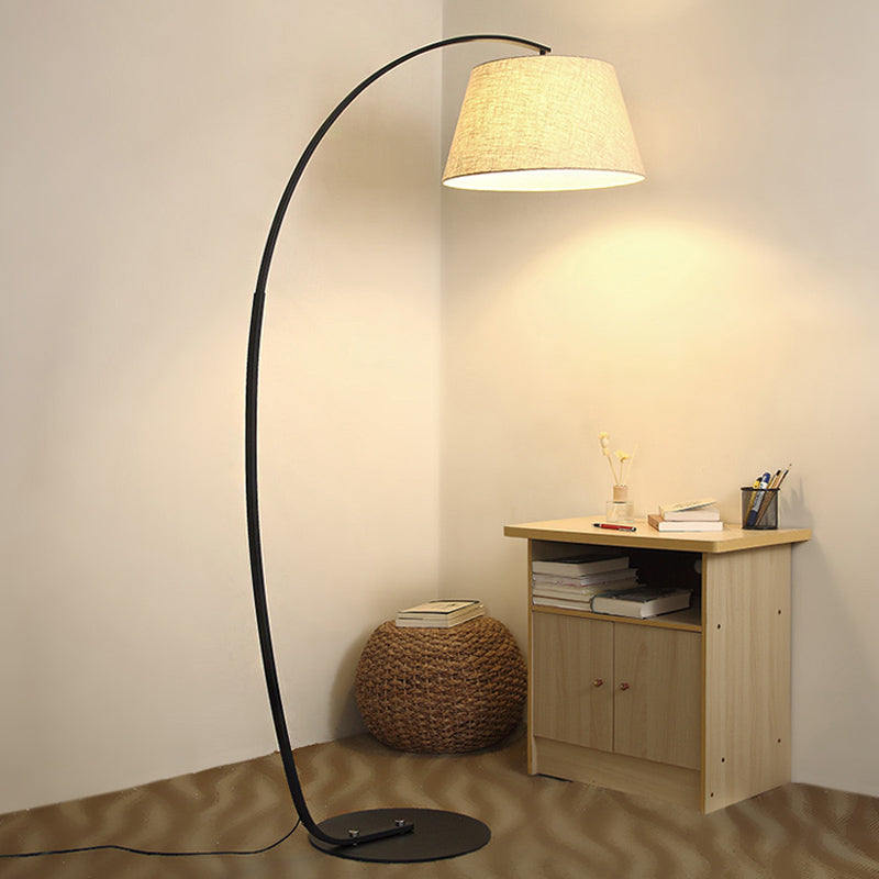 Modern Tapered Led Floor Lamp With Arc Arm In White/Black White