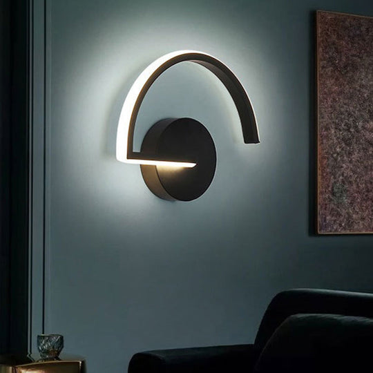 Sleek Metal Led Wall Sconce For Minimalistic Bedroom Lighting
