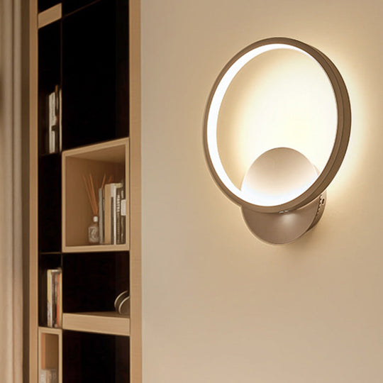 Halo Led Wall Sconce Lighting - Minimalistic Acrylic Light In White For Living Room / Warm Round