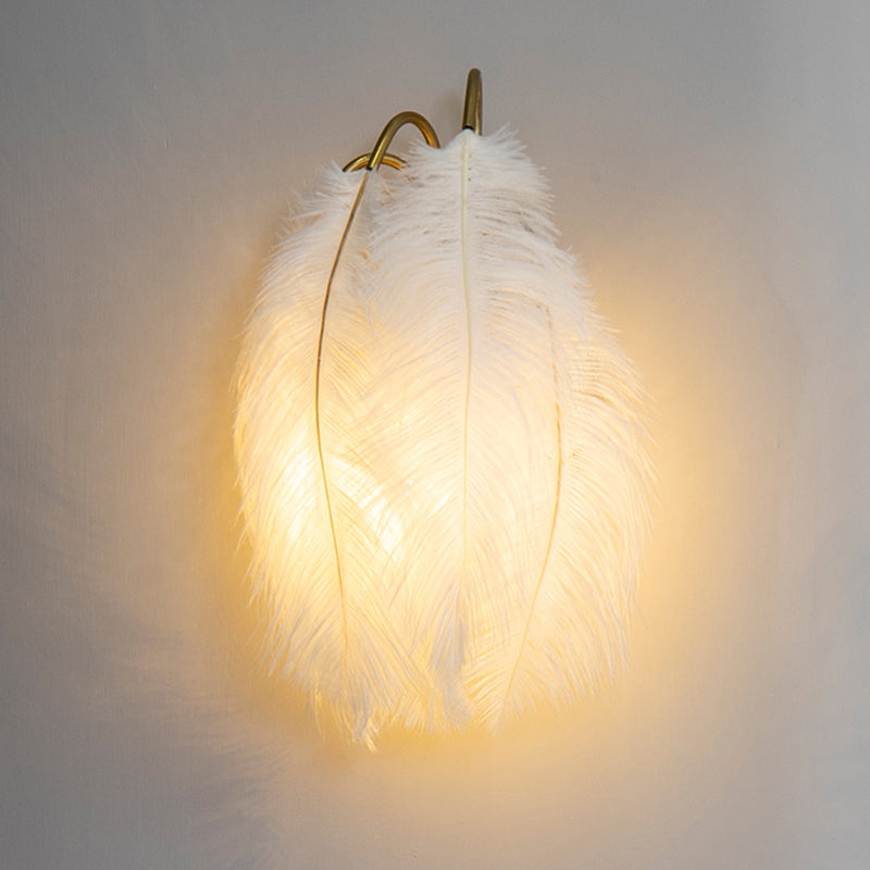 Modern Metal Wall Sconce With Feather Shade - Bedroom Lighting (2 Lights) 110V-120V / Blanco Hoja