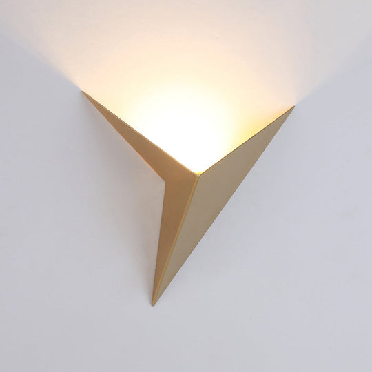 Modern Led Wall Sconce With Simple Triangular Design For Living Room Gold / Warm