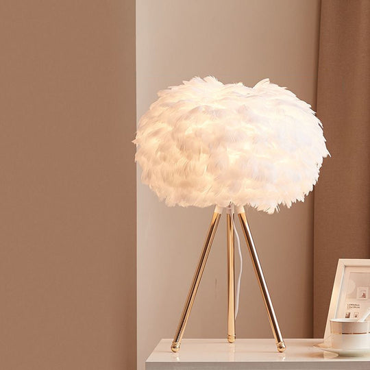 Nordic Style Feather Table Lamp - Spherical Accent Nightstand Light For Living Room Gold / White