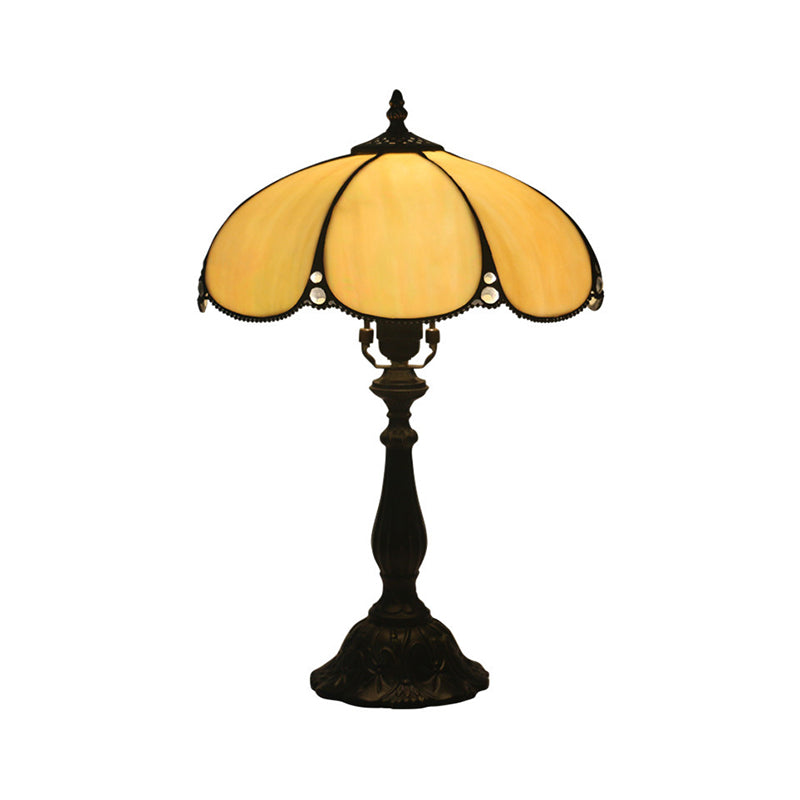 Baroque Scalloped Beige Table Lamp - Elegant Stained Glass Nightstand For Bedroom