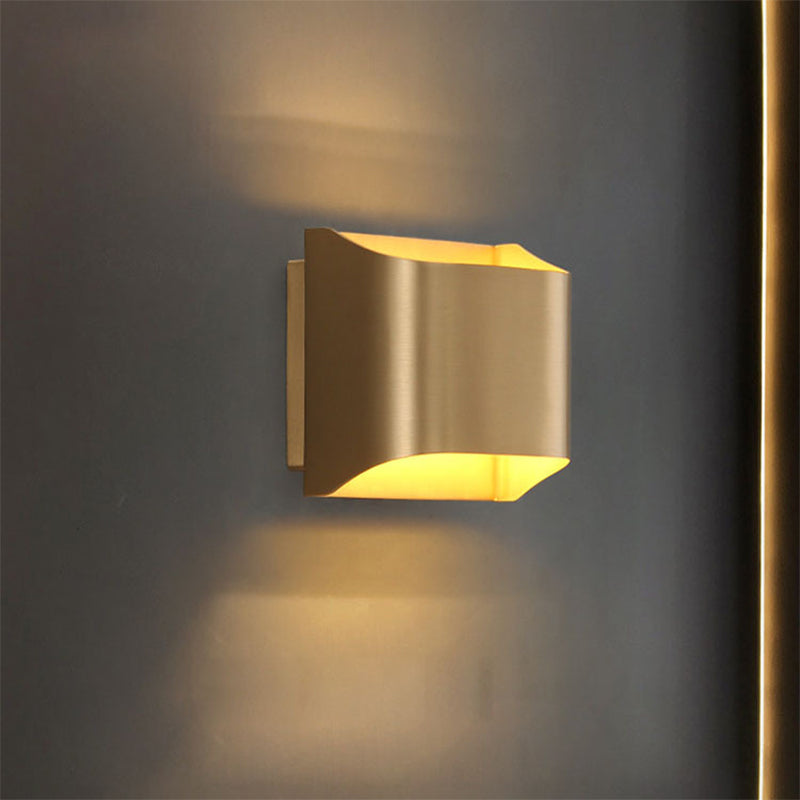 Modern Gold Metal Sconce With 1 Led Light - Perfect Wall Lighting For Living Room