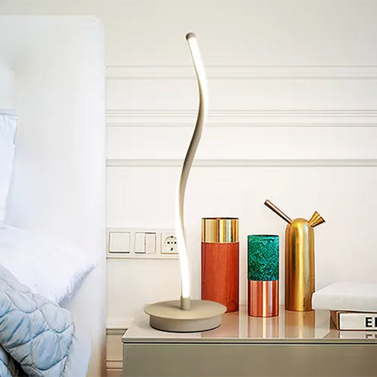 Modern Led Curved Task Light Acrylic Table Lamp In White/Black For Living Room White