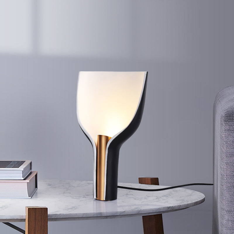Modern Black Metal Flare Table Lamp - 1-Bulb Bedside Reading Light